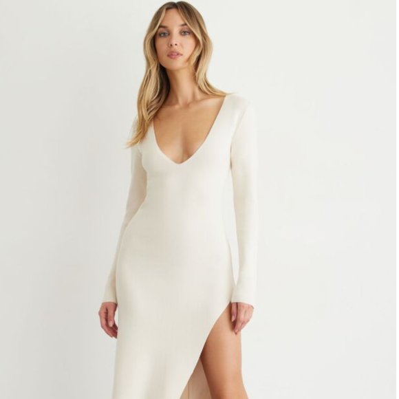Dynamite Dresses & Skirts - NWT Dynamite V-Neck Ribbed Side Slit Cream Dress XXS